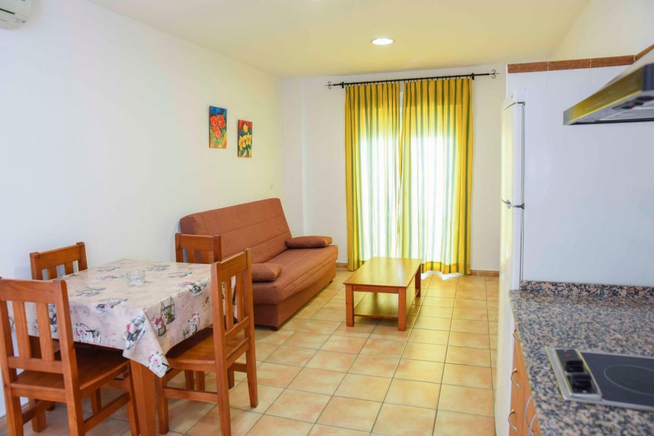 كونيل ذي لا فرونتيرا Apartamentos Perez Zara المظهر الخارجي الصورة
